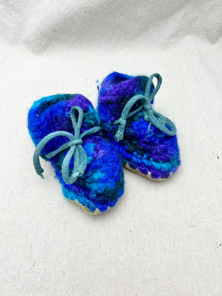 Sew Soft Baby Slippers | The DIY Mommy